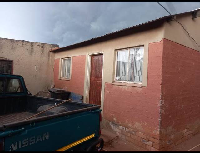 2 BEDROOM HOUSE FOR SALE IN CHLOORKOP